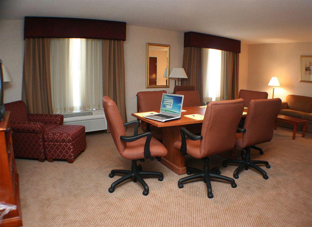 Seasons Inn & Suites Highland Εξωτερικό φωτογραφία