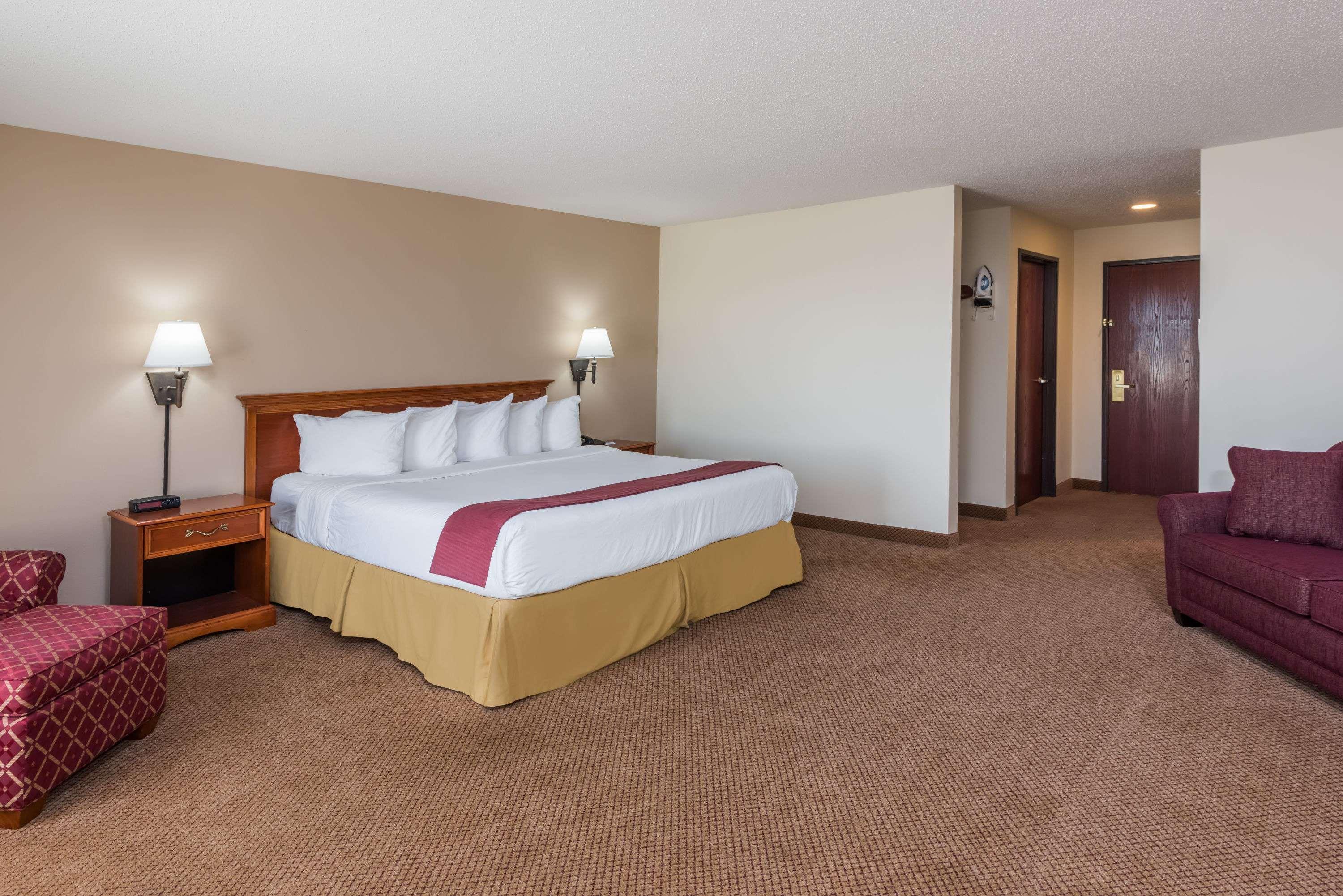 Seasons Inn & Suites Highland Εξωτερικό φωτογραφία