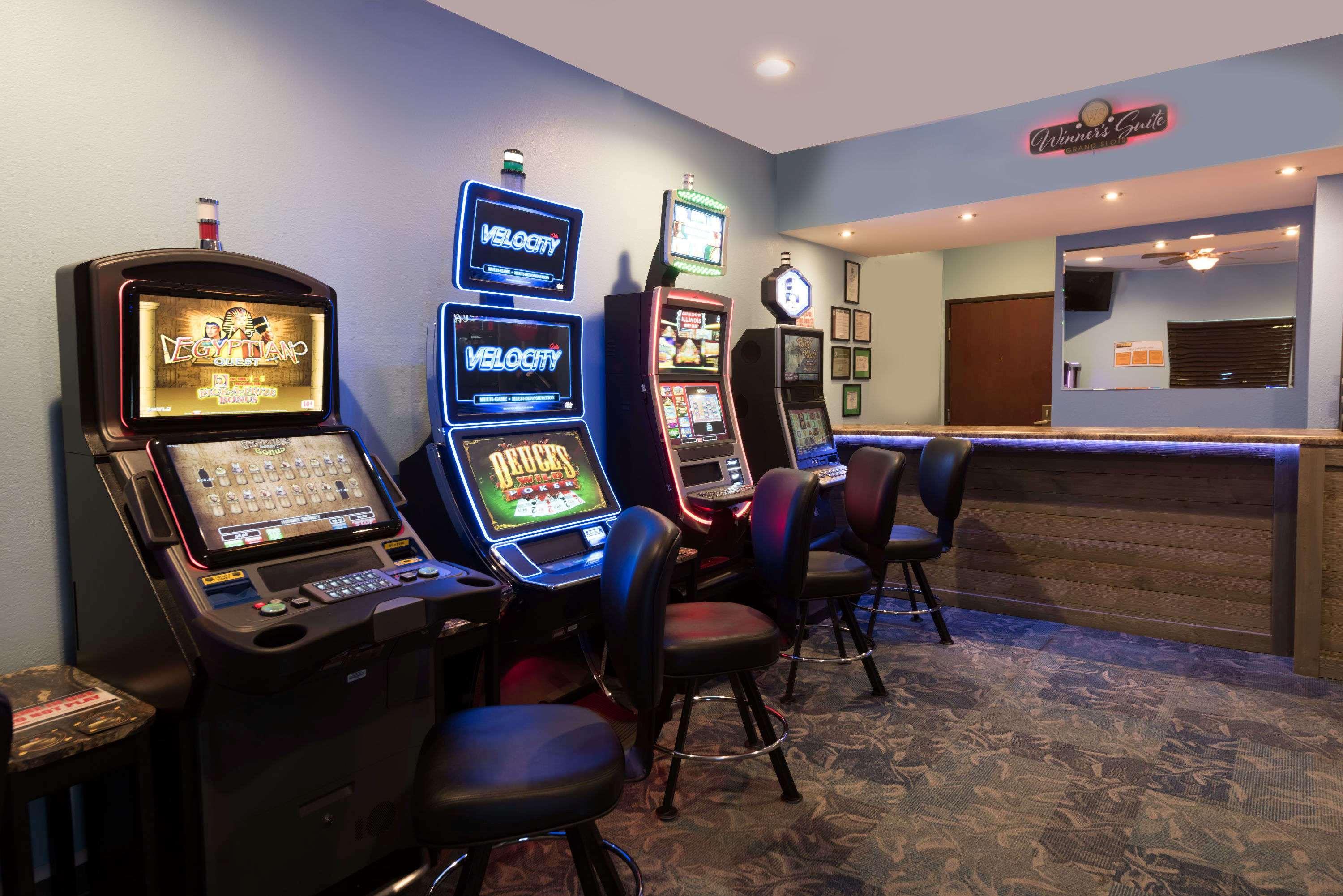 Seasons Inn & Suites Highland Εξωτερικό φωτογραφία