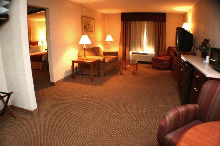 Seasons Inn & Suites Highland Εξωτερικό φωτογραφία
