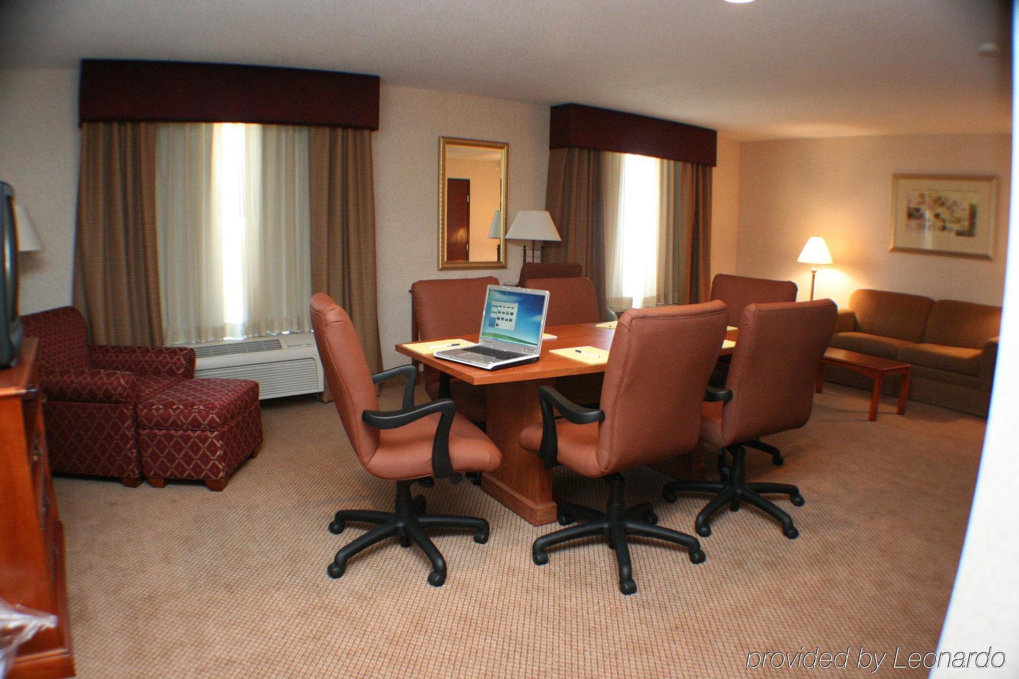 Seasons Inn & Suites Highland Εξωτερικό φωτογραφία